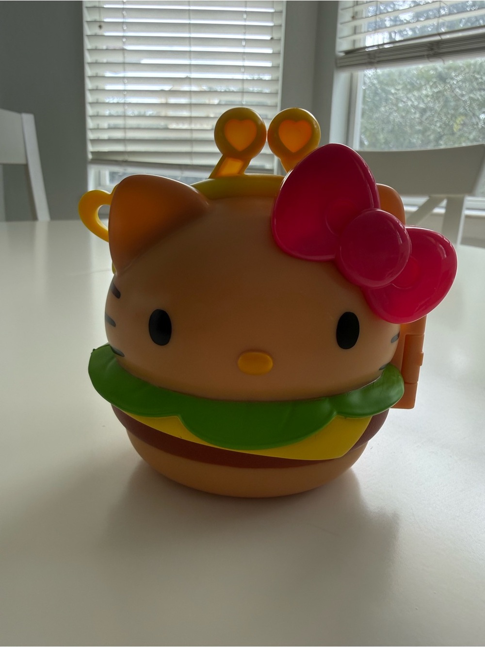 Hello Kitty Minis Hamburger Diner Playset with Figures